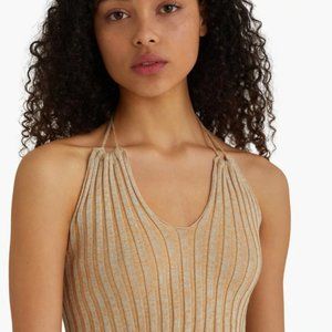 Ribbed knitted halter top in two-colored thread with adjustable neck